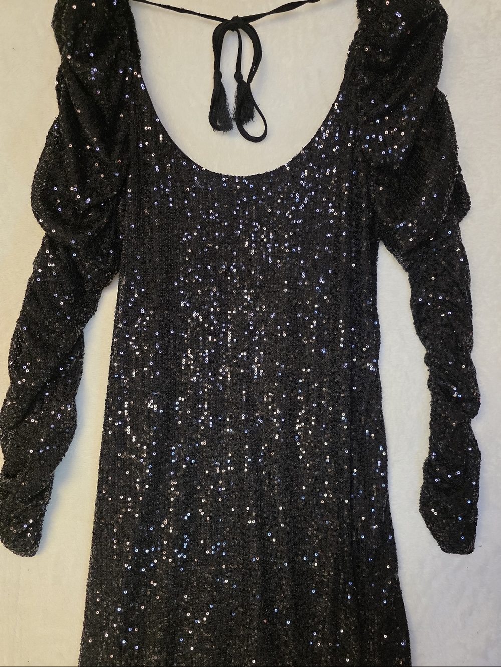 Black Sequin Puff Long Sleeve Scoop Neck  Tie Back Tassle Mini Dress Size Large.